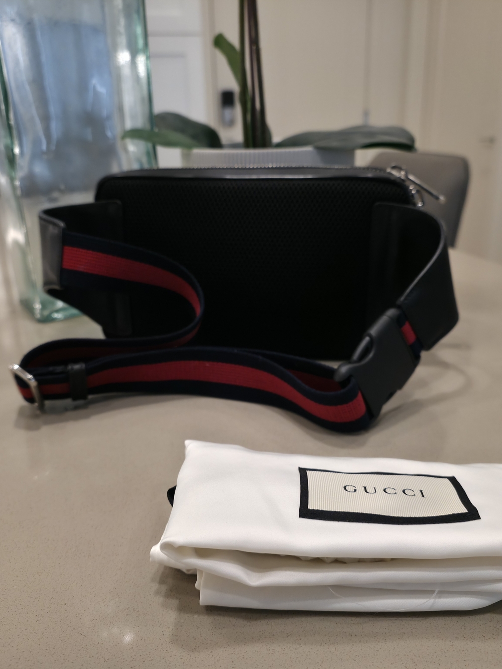 Gucci GG Supreme Zip-Up Small Belt Bag - Picture 2 of 5